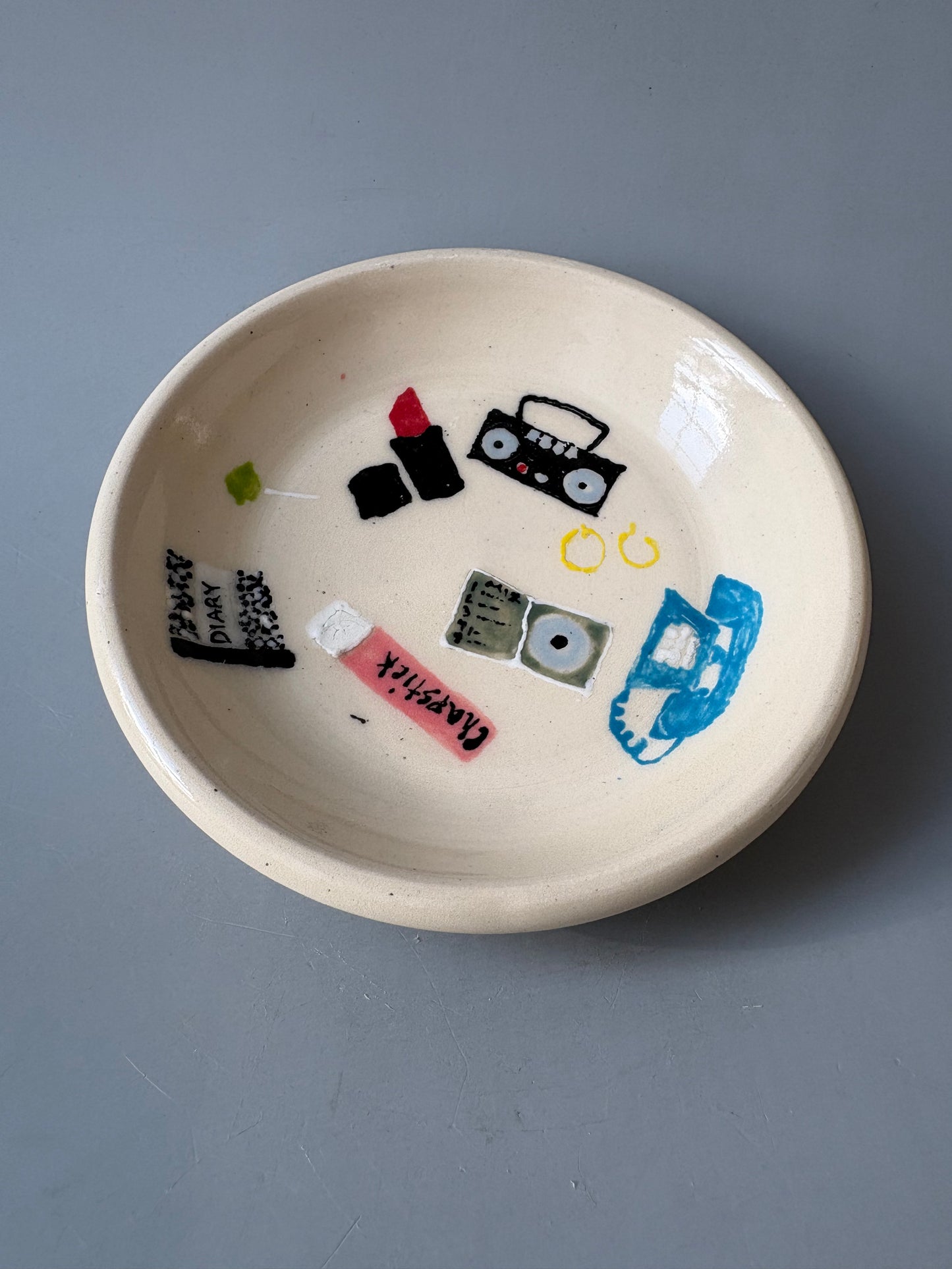 2000s Bedroom Dish